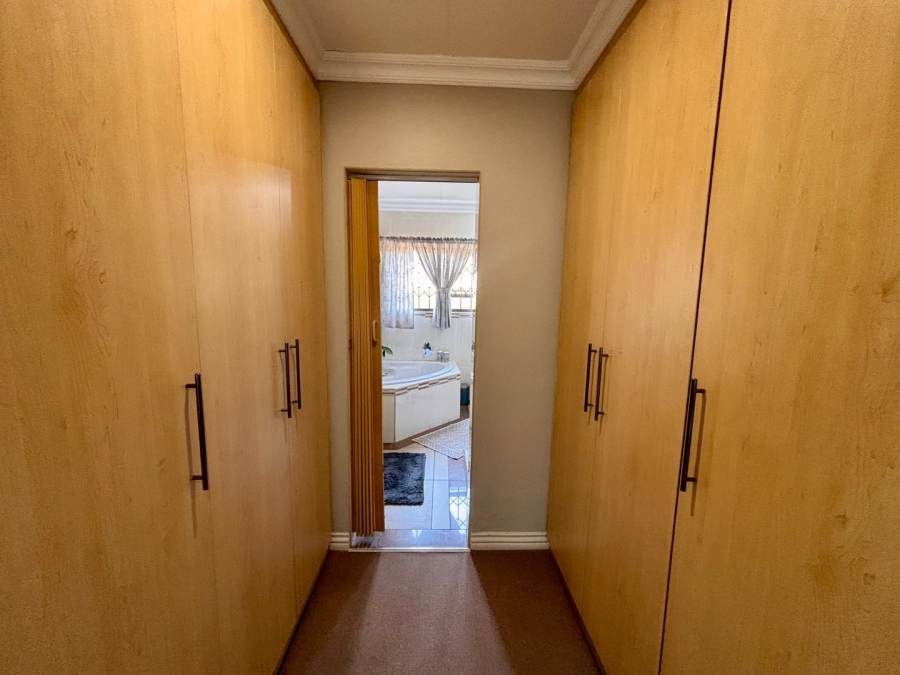 3 Bedroom Property for Sale in Flamwood North West